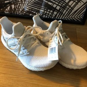 Women’s ultraboost White 8.5